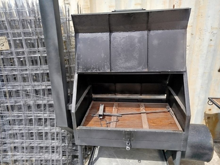 Мангальницы,шашлычница,стейк.