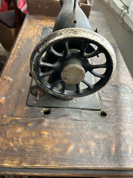 Masina de cusut Singer