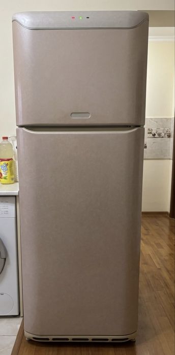 Продам холодильник Аристон