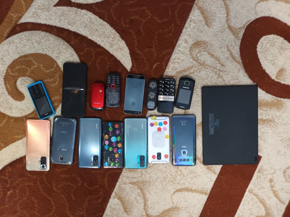 Vand telefoane pentru piese