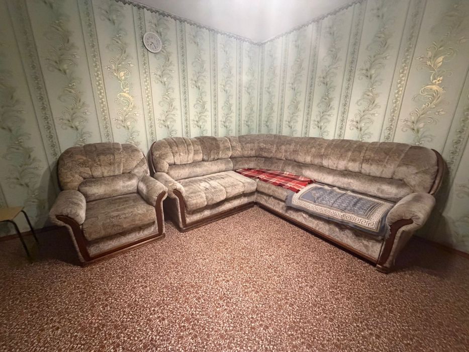 Продам диван угловой