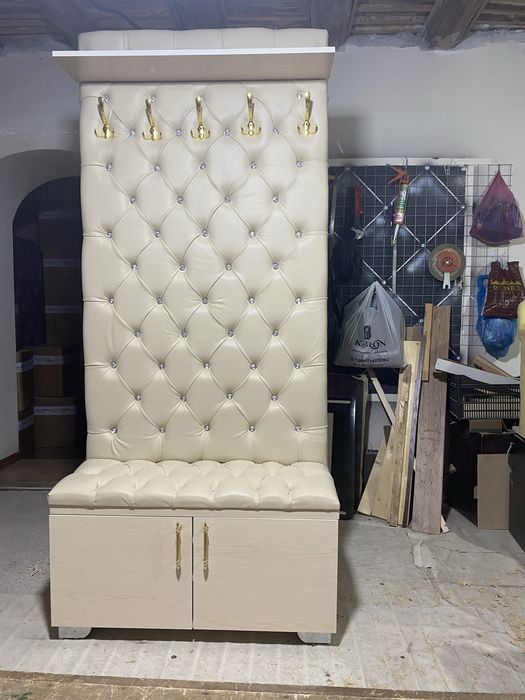 Прихожкага пуфик ва оёқ кийим қўядиган