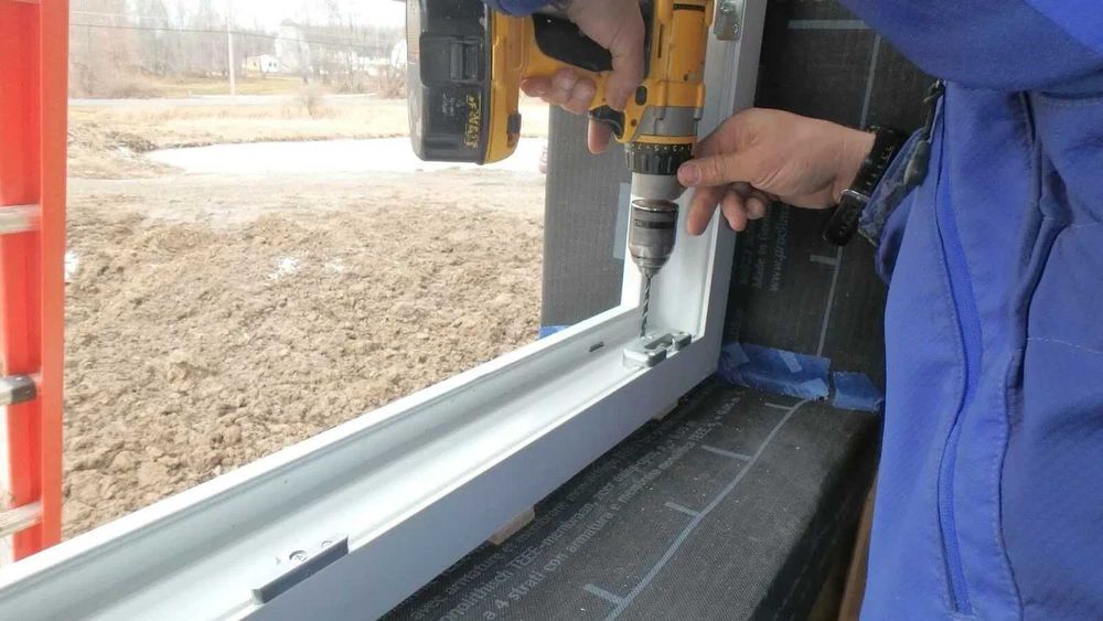 Ремонт окон дверей Акфа регулировка окон Akfa remont и москитные сетки