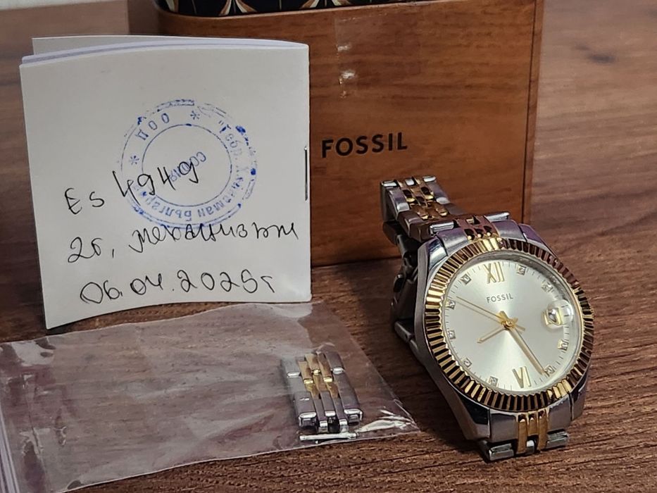 Дамски часовник Fossil Scarlette Mini