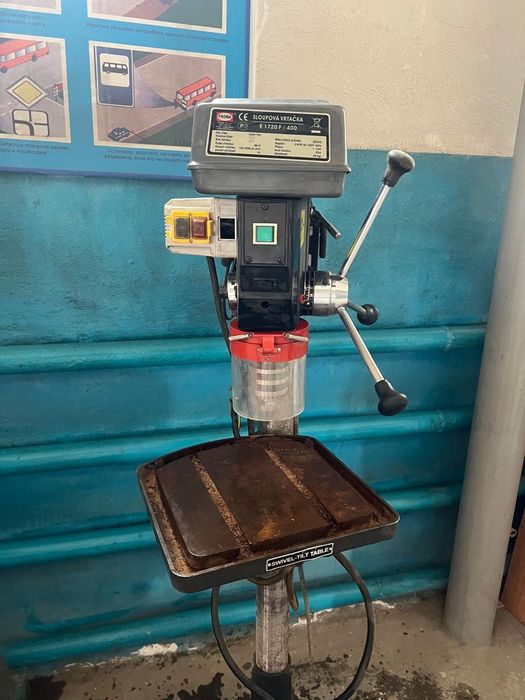 Вертикальный сверлильный станок