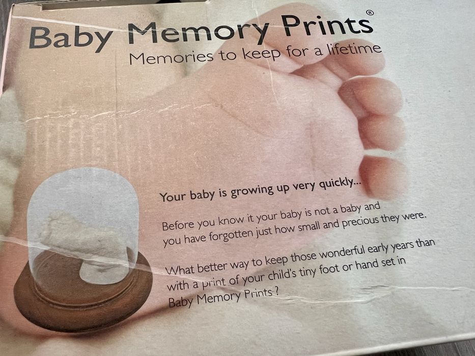 Set pentru amprente de ghips ale mânuțelor sau picioruselor copiilor