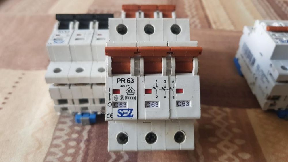 Автоматични Прекъсвачи / Бушони 3Р - 63А