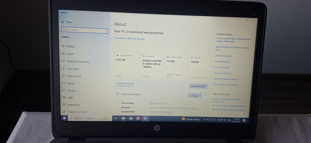 Продавам лаптоп.