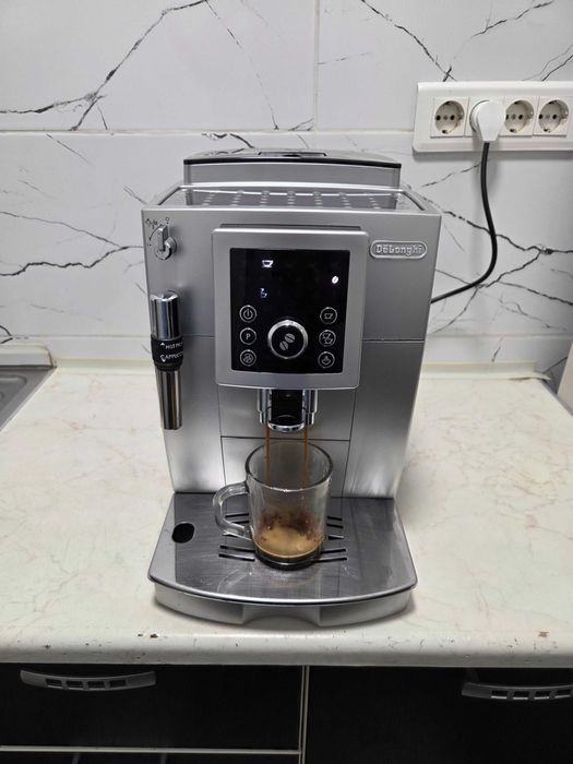 Espressor Automat DeDeLonghi Magnifica S Aparat cu Cafea Boabe
