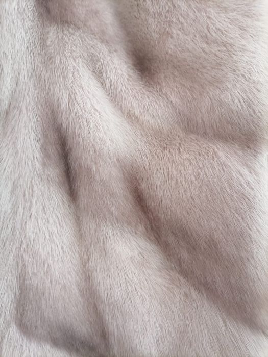 Продам норковую шубу