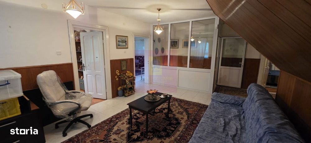 Vila de vanzare cu 6 camere si teren de 5116 mp in Cornu, Prahova