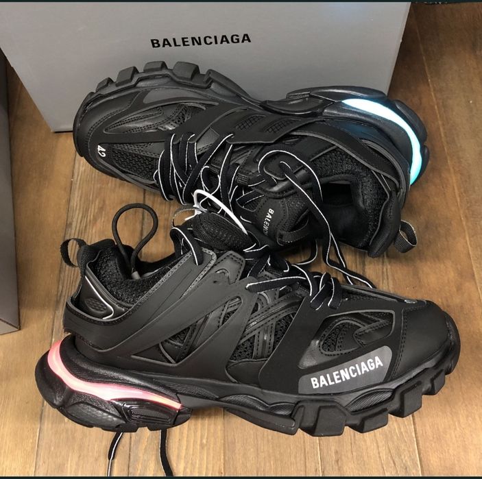 Vând adidași Balenciaga Track cu led/fara