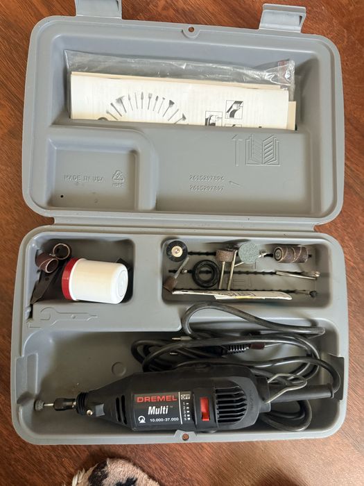 Sculă rotativă / Mini-freză Dremel Multi cu accesorii și trusă completă
