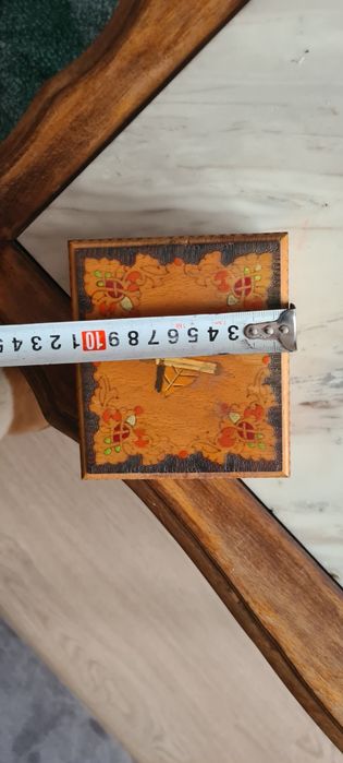 Старинна дървена табакера