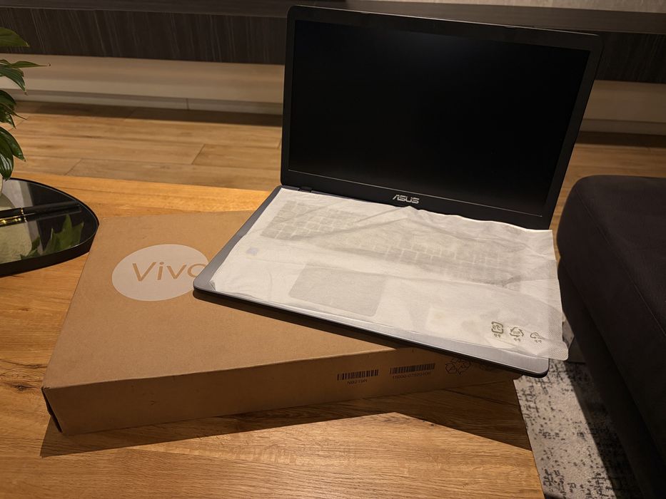 Vand Laptop Asus Vivo Book F705 U