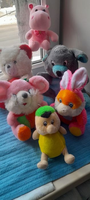 Продам мягкие разные игрушки все чистое