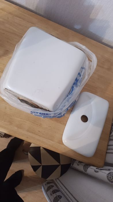 Бачок от унитаза б/у