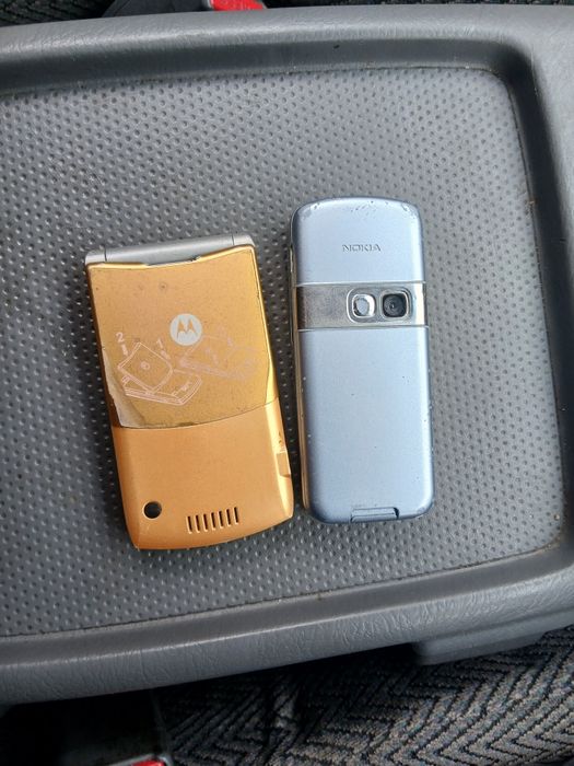 Продам телефоны каждый по 15 т