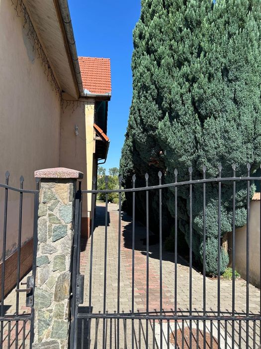 Vand casa zona hula