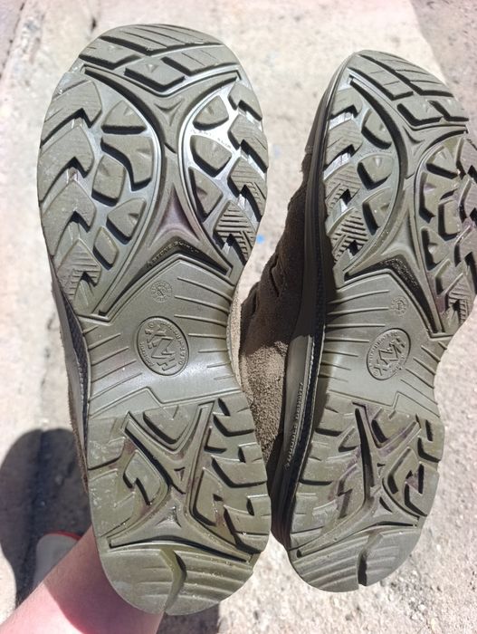 Продам кроссовки