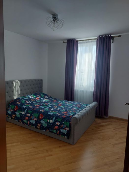 Casa cu 4 camere si 2 saloane in Marginea de inchiriat