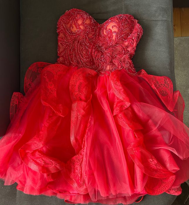 Официална дизайнерска рокля!