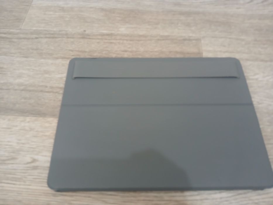 Планшет Lenovo Tab B11 без капельки царапины