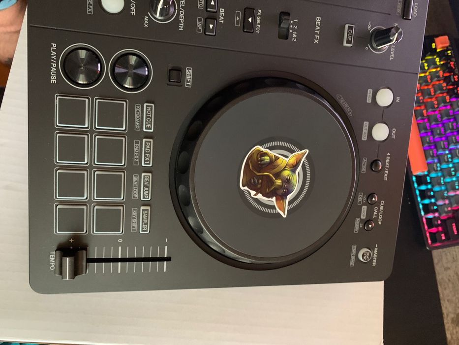 J-контроллер Pioneer DJ DDJ-FLX4