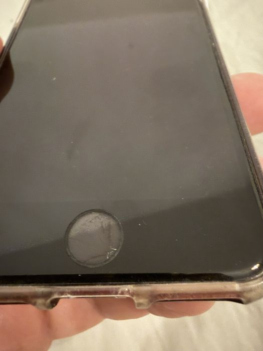 Apple iPhone SE 3 2022 256 GB червен, кутия и кабел