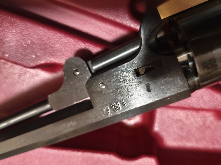 Колт нави cal 44. Револвер , хайдушко,ятаган, кремъклия.