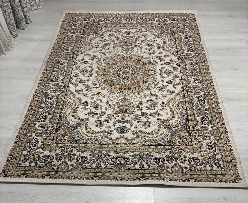 Ковер 150×250 см, в отличном состоянии