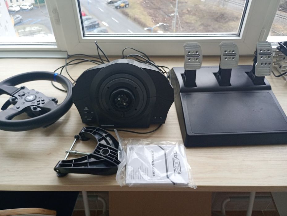 Volan Trustmaster T300 + schimbator TH8S