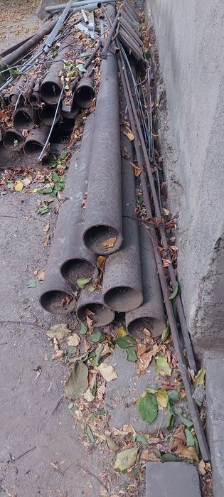 Teava neagră 4 țoli (101,6 mm) 5 mm grosime 6 bucăți  la 6 metri lungime