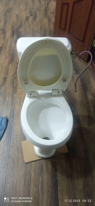 Унитаз срочна сотилади б/у