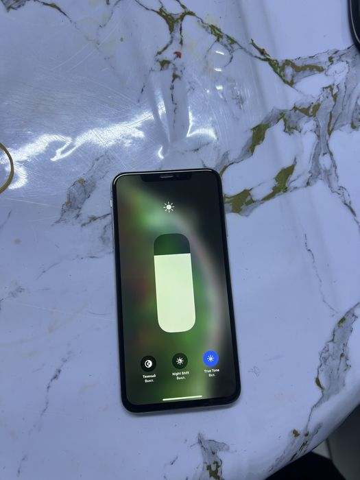 Срочно продам айфон Xs max