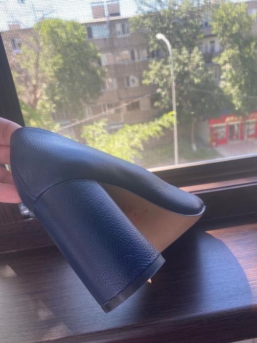 Продаются новые туфли