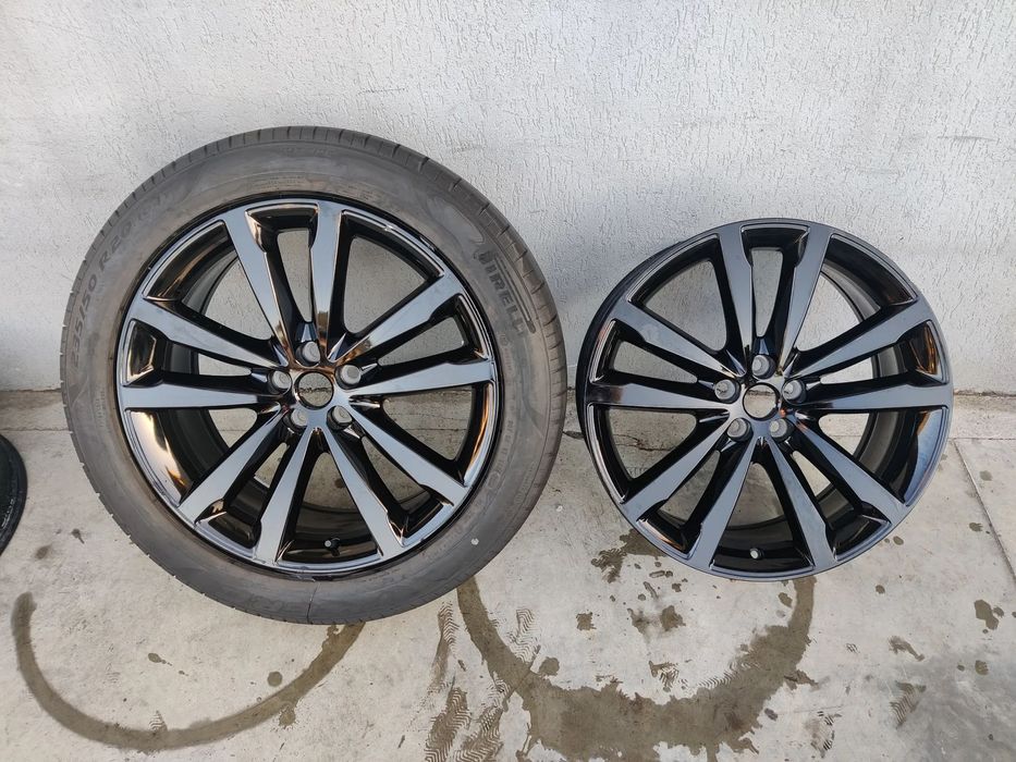1x Janta aliaj 20'' Negru lucios Jaguar E Pace / F pace anvelopa 235/50R20 Pirelli J9C3-JA SDG / J9CM-AA GB