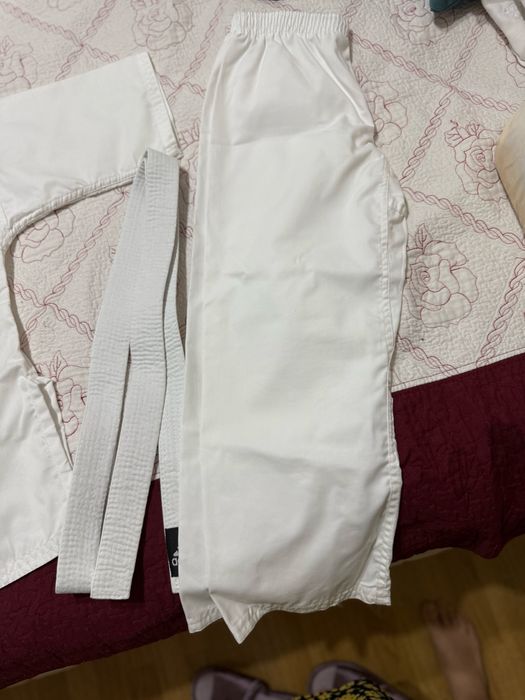 Продам кимоно для каратэ/дзюдо для мальчика