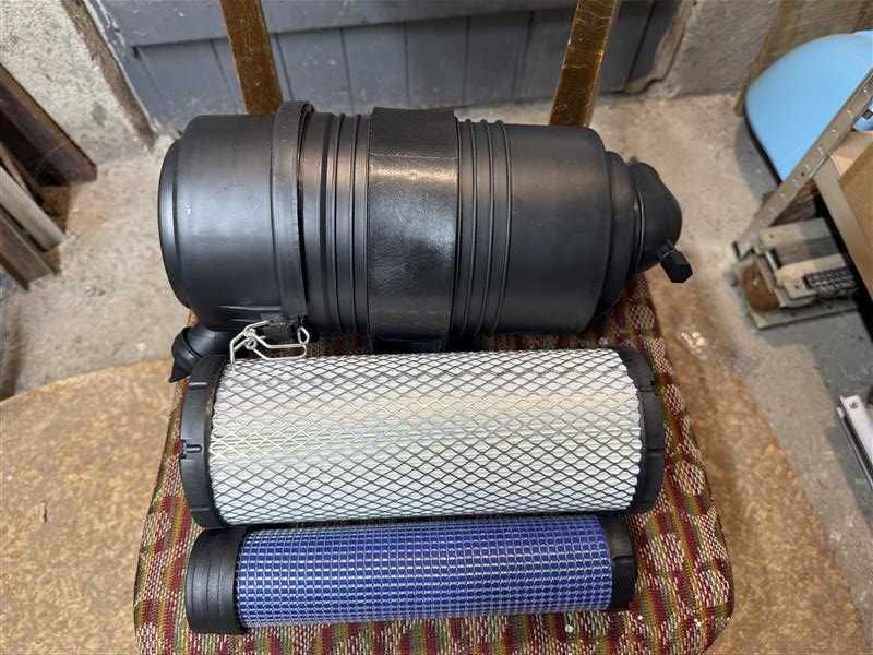 Въздушен филтър кутия - Perkins , John Deere , Yanmar , Kubota , JCB.