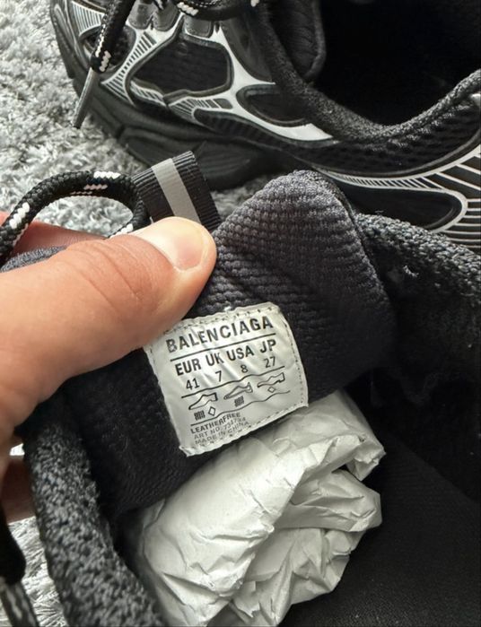 Balenciaga 3XL.