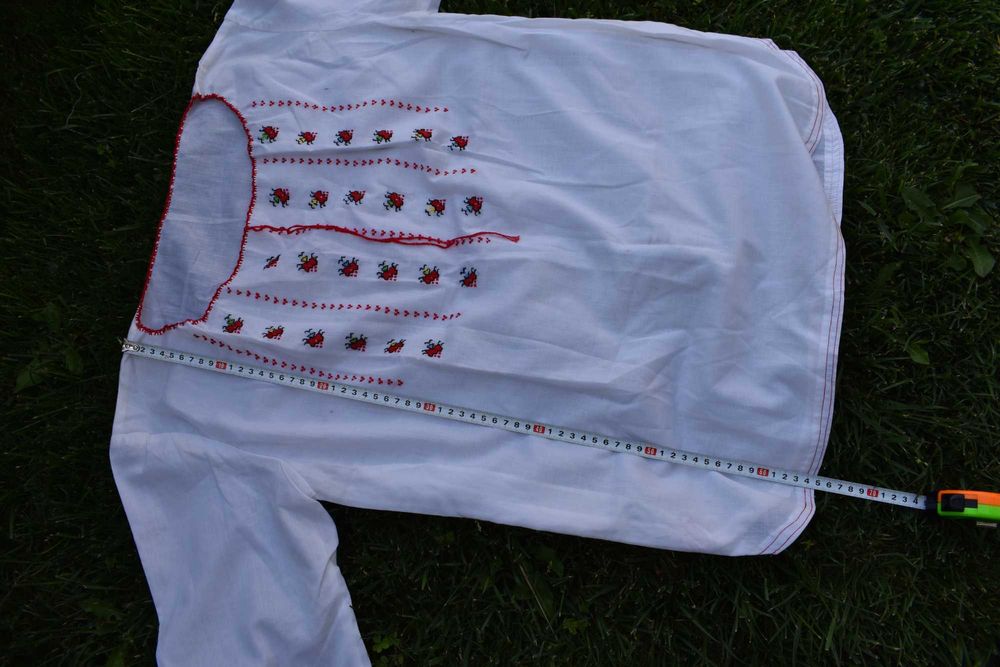 риза за носия със шевици