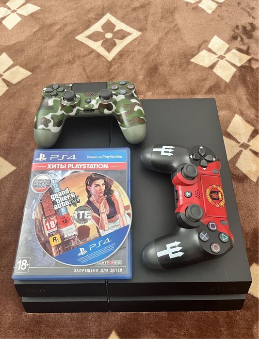 Продам PlayStation 4