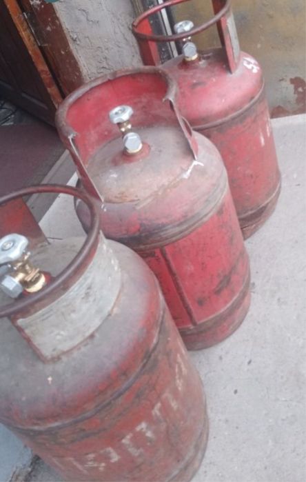 Замена вентеля на газовых  баллона