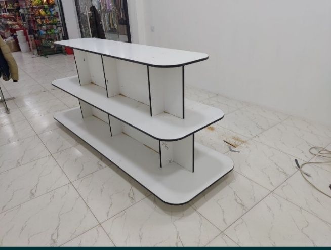 Polka vitrina stelaj mebel