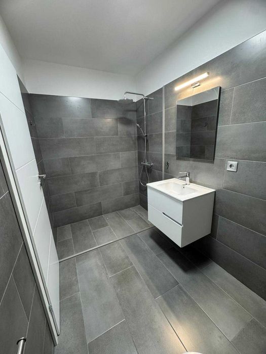 PF închiriez apartament cu 2 camere, aflat la prima închiriere în zona The Office.