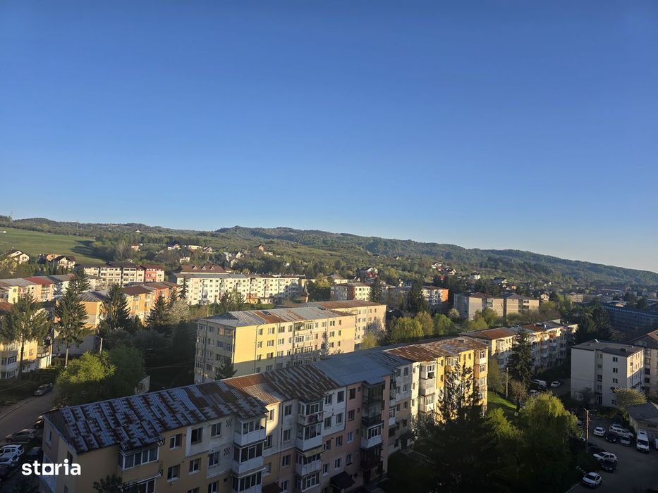 Apartament 2 camere, etaj 10, balcon, Câmpulung