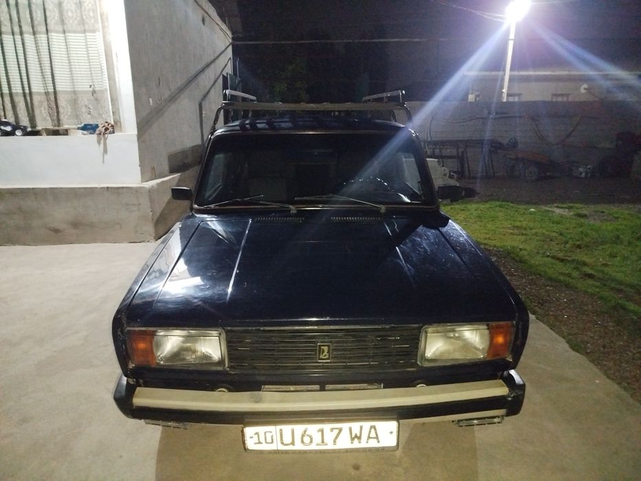 Yurib turgan moshina 2.5 $