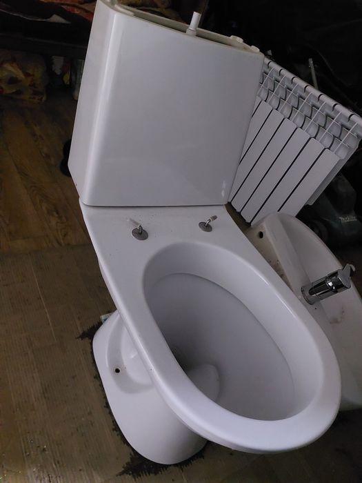 Продам б/у унитаз для строики в рабочем состоянии