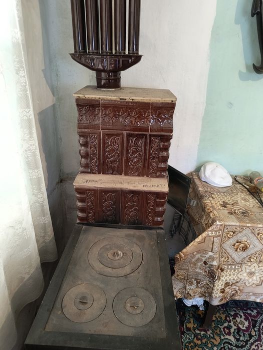 Sobă teracota cu plita și cuptor
