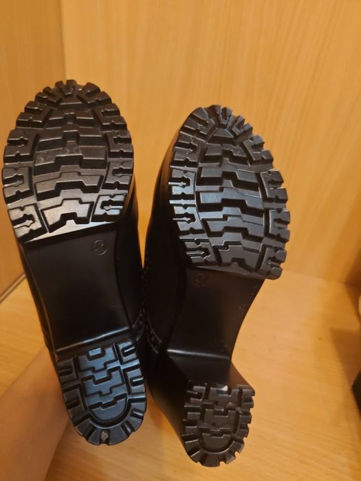 Туфли новые, 39 размер, срочно продаю